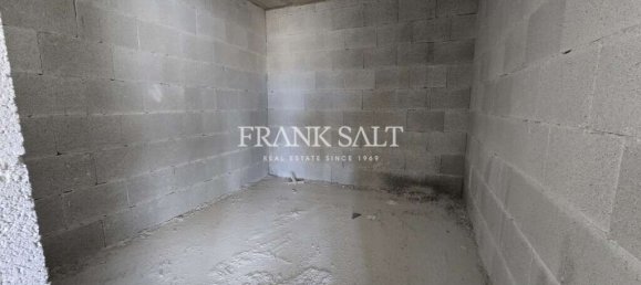 2 bedrooms Apartment in Xewkija, Malta No. 932 2