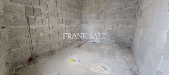 2 bedrooms Apartment in Xewkija, Malta No. 932 3