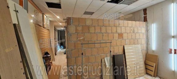 5 rooms Apartment in Rome, Italy No. 290147 9