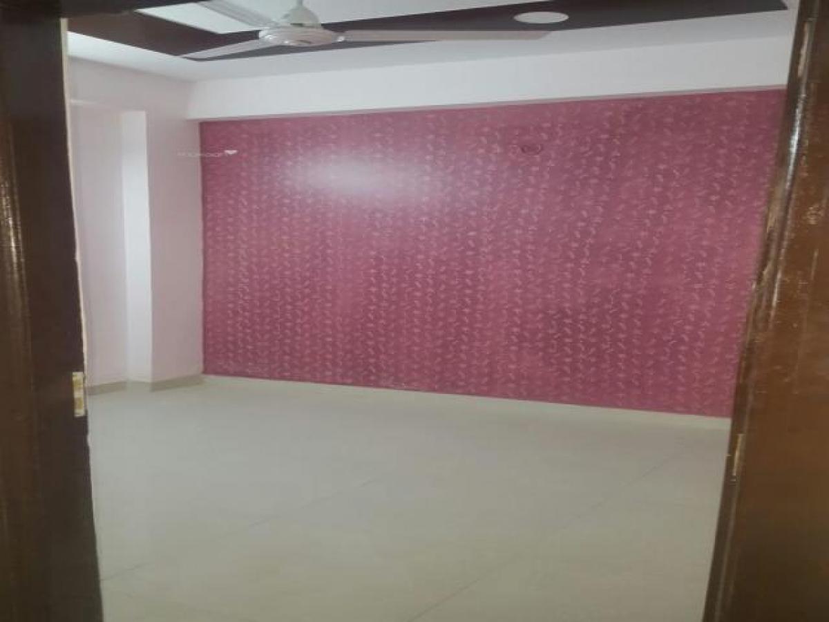 Дом с 3 спальнями в Газиабад, Индия № 47333