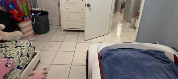 2 Schlafzimmer Gewerbliche Immobilien in Miami, USA, Nr. 615586 4
