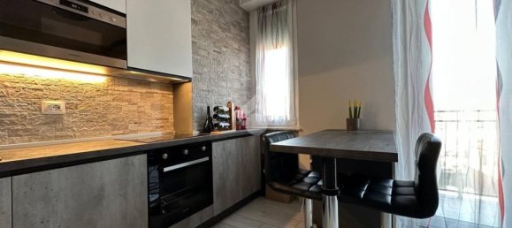 2-salle Appartement à Bussero, Italy No. 97026 4