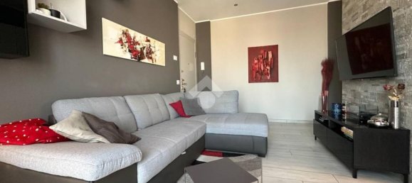 2-salle Appartement à Bussero, Italy No. 97026 2