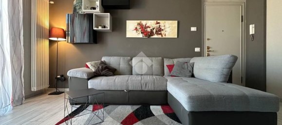 2-salle Appartement à Bussero, Italy No. 97026 3