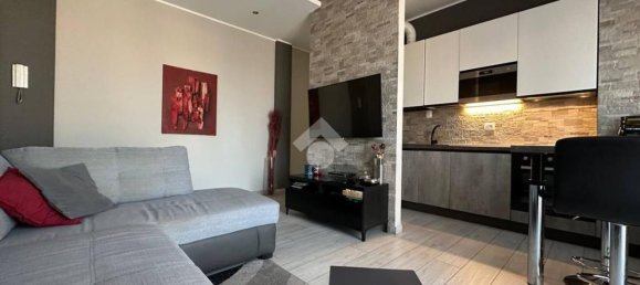 2-salle Appartement à Bussero, Italy No. 97026 5