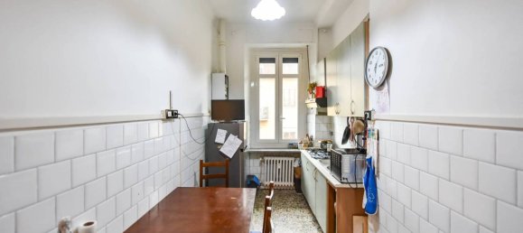3 bedrooms Apartment in Turin, Italy No. 376245 5