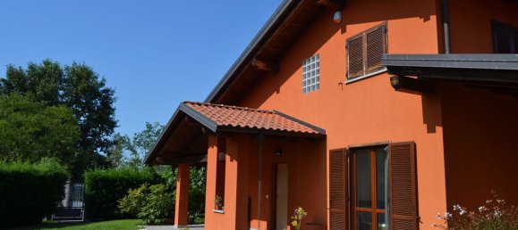 6 rooms Villa in Biella, Italy No. 284357 2