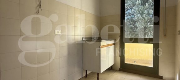 3 Schlafzimmer Wohnung in Ponsacco, Italy, Nr. 353753 5