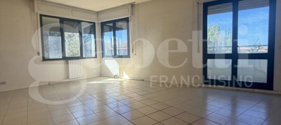 3 Schlafzimmer Wohnung in Ponsacco, Italy, Nr. 353753 3