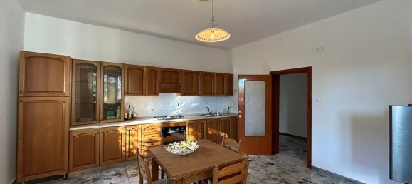 Дом с 6 комнатами в Трельо, Италия № 221394 13