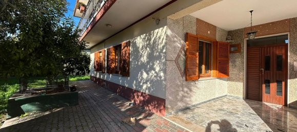 Дом с 6 комнатами в Трельо, Италия № 221394 3