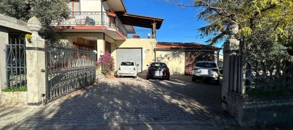 Дом с 6 комнатами в Трельо, Италия № 221394 42