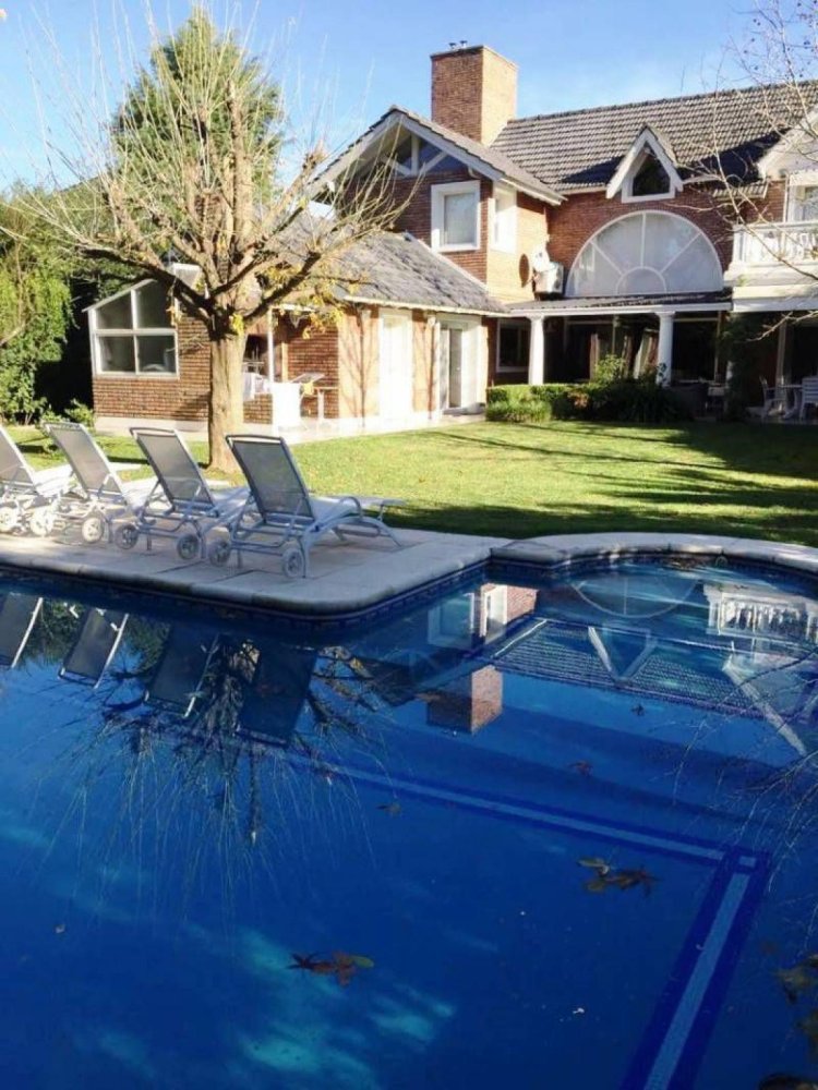 Дом с 4 спальнями в Пилар, Аргентина № 102429