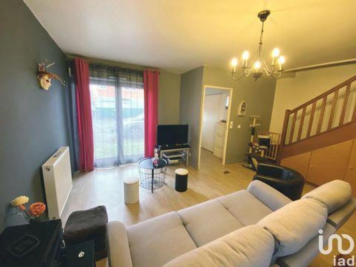 Casa de 3 dormitorios en Montataire, France No. 8846