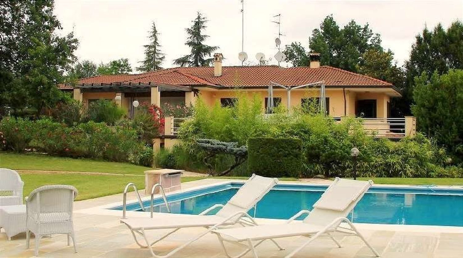 Villa de 13 divisões em Gazzola, Italy N.º 237585