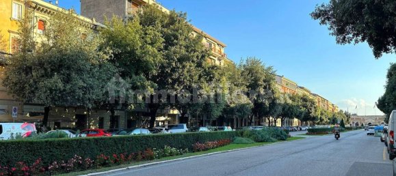 5 غرف نوم شقة في Verona, Italy رقم 360661 40