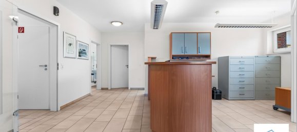 Oficina de 17 habitaciónes en Leer, Germany No. 242269 26