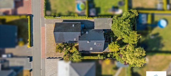 Oficina de 17 habitaciónes en Leer, Germany No. 242269 4