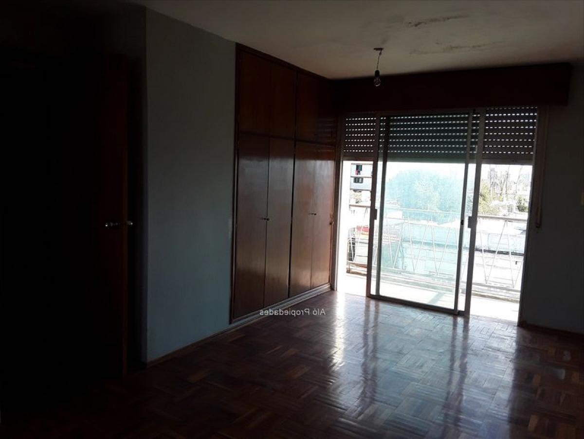 2 bedrooms House in Montevideo, Uruguay No. 5300