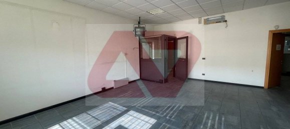 Коммерческая недвижимость с 5 комнатами в Монтичелло Конте Отто, Италия № 326163 7