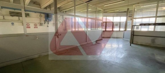 Коммерческая недвижимость с 5 комнатами в Монтичелло Конте Отто, Италия № 326163 12