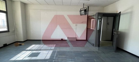 Коммерческая недвижимость с 5 комнатами в Монтичелло Конте Отто, Италия № 326163 5