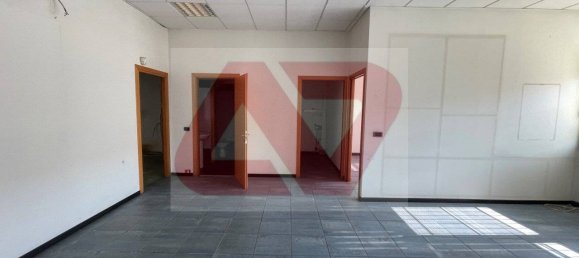 Коммерческая недвижимость с 5 комнатами в Монтичелло Конте Отто, Италия № 326163 3