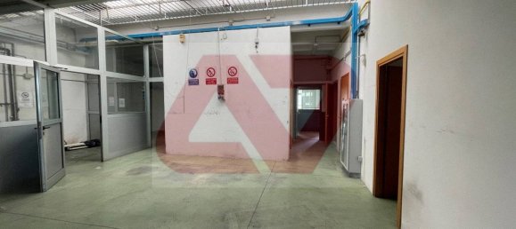 Коммерческая недвижимость с 5 комнатами в Монтичелло Конте Отто, Италия № 326163 9