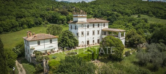 6 bedrooms Villa in Rieti, Italy No. 179475 4