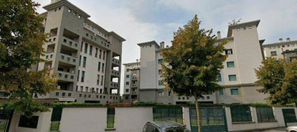 3 bedrooms Apartment in Parabiago, Italy No. 276208 2