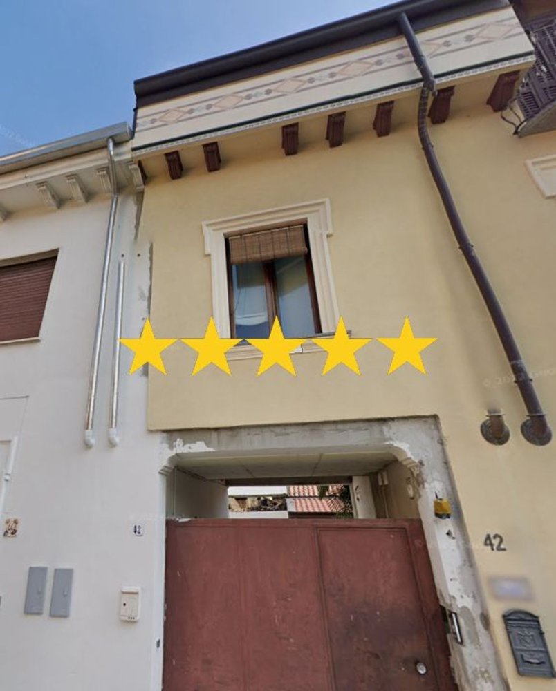 Apartamento de 5 dormitorios en Parabiago, Italy No. 357934