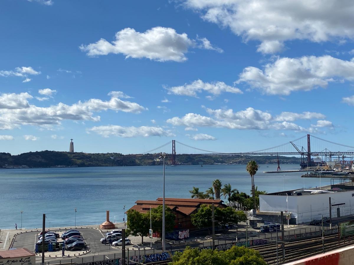 3 bedrooms Condo in Lisbon, Portugal No. 6643