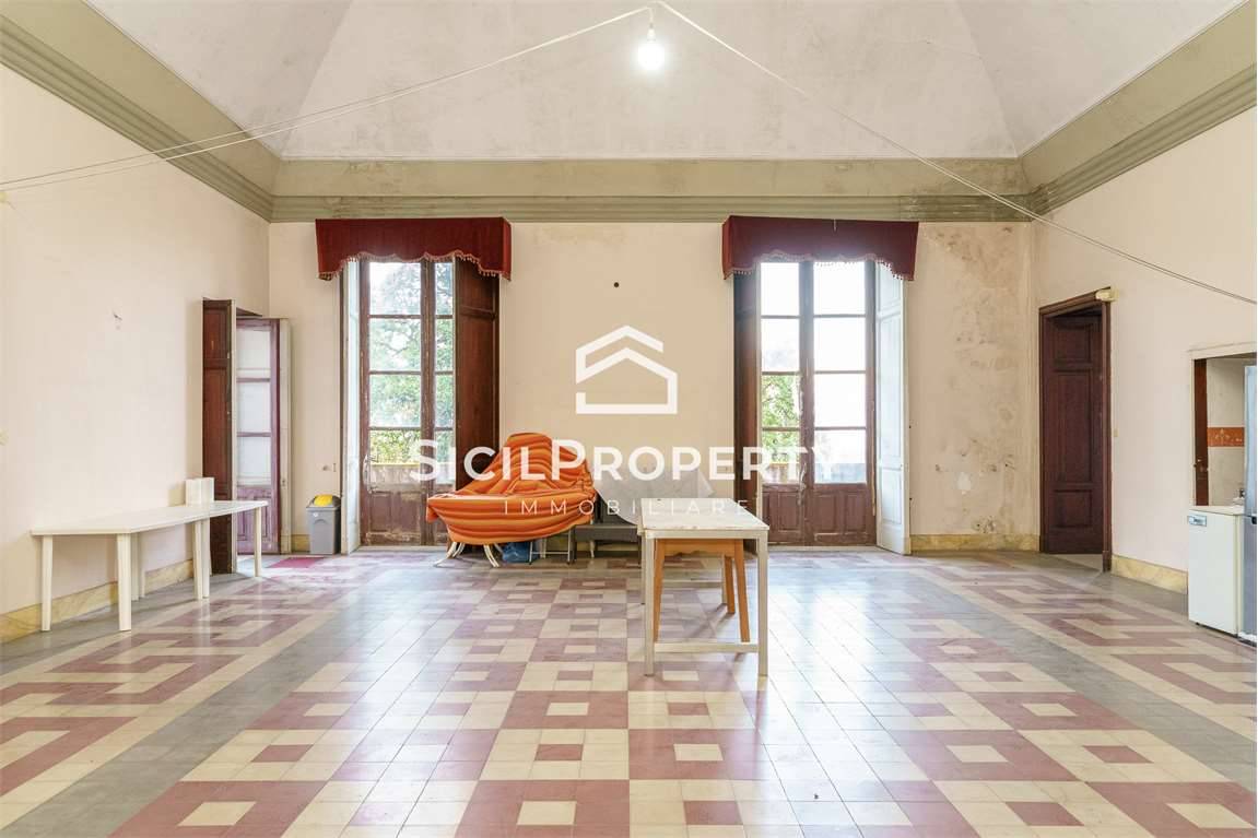 Villa de 13 dormitorios en Viagrande, Italy No. 178388