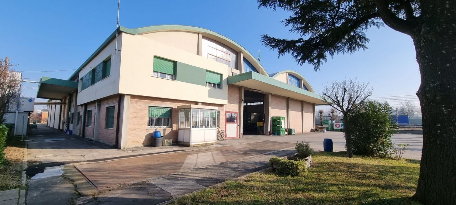 2900m² Warehouse in Bentivoglio, Italy No. 90457