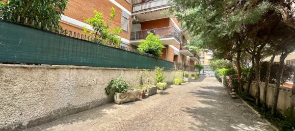 1 bedroom Apartment in Rome, Italy No. 142743 4