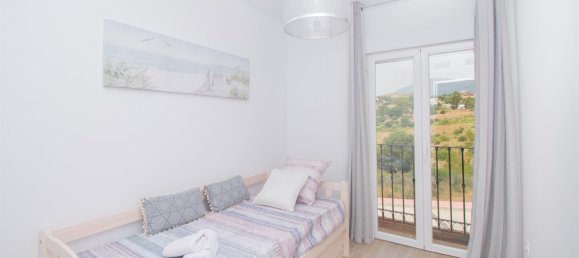 3 bedrooms Villa in El Paraiso, Spain No. 20499 12