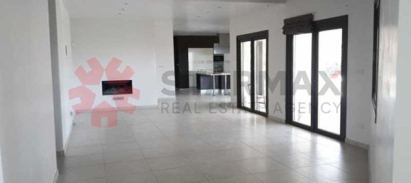 Коммерческая недвижимость с 4 спальнями в Марони, Кипр № 81654 3