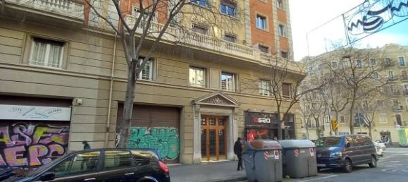 4 bedrooms Apartment in Barcelona, Spain No. 4441 2