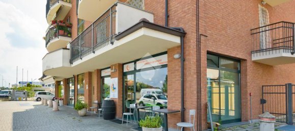 4 rooms Commercial property in Bra, Italy No. 82605 15