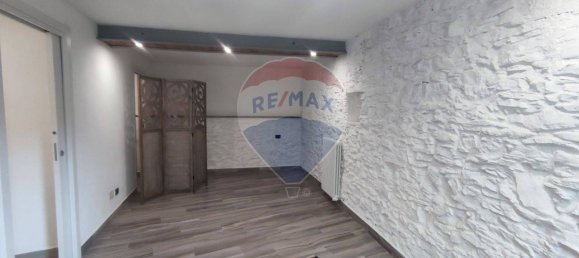 2 bedrooms Apartment in Masciago Primo, Italy No. 312794 7