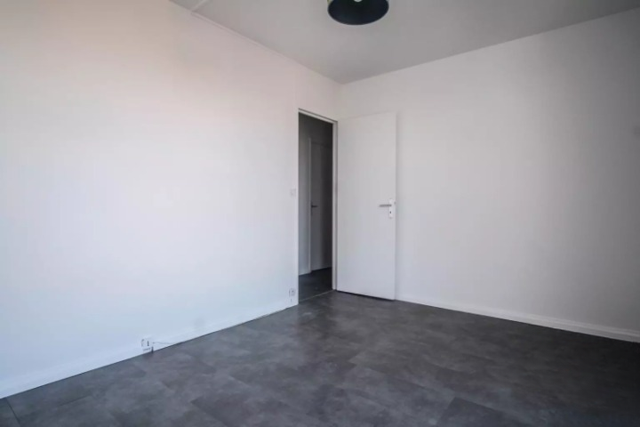 Apartamento de 2 dormitorios en Creteil, France No. 331826