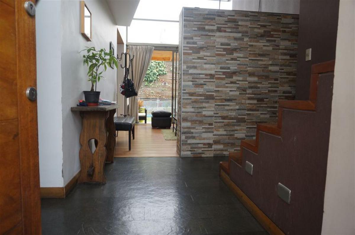 4 bedrooms House in Santiago, Chile No. 1801