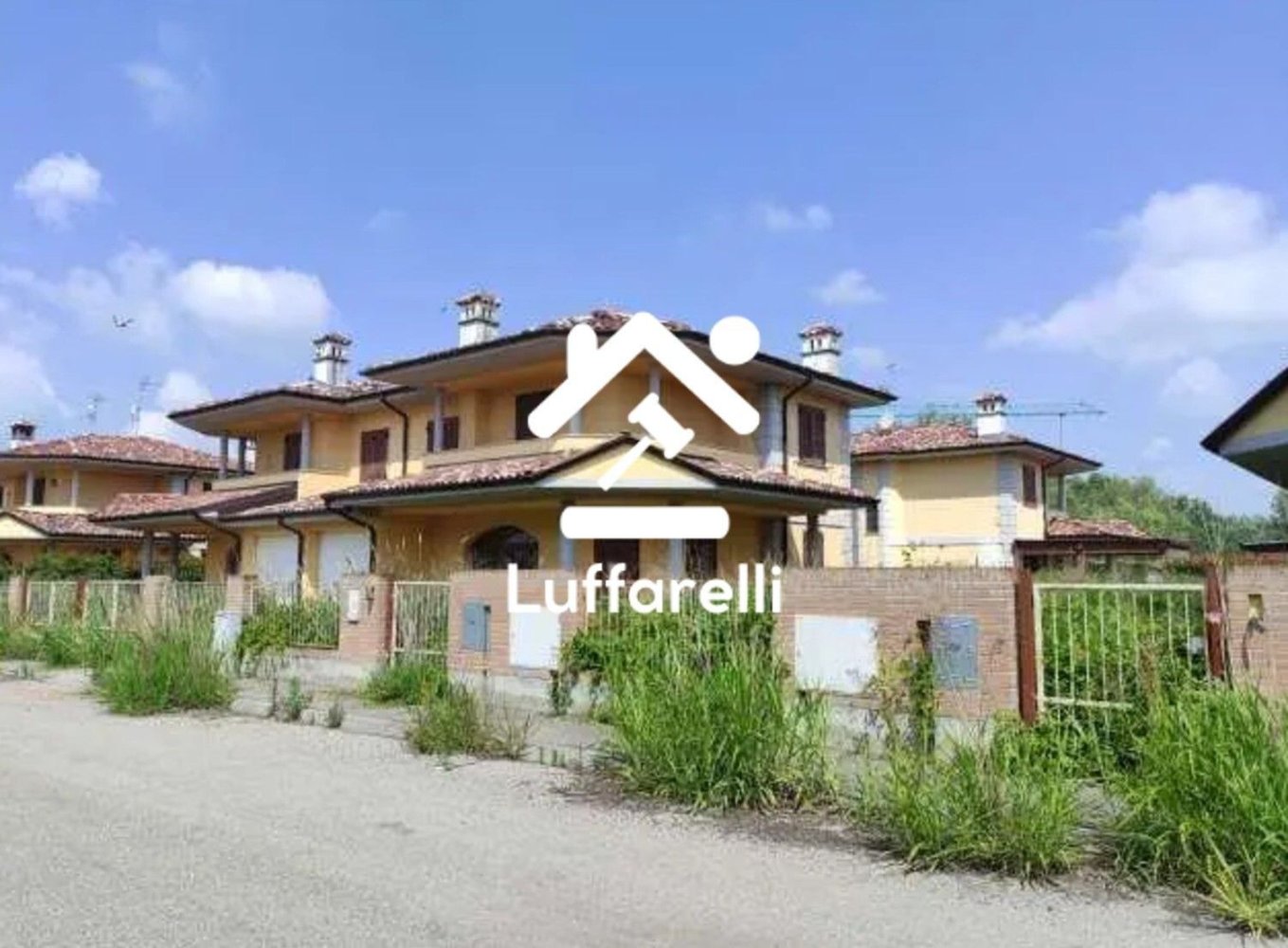 Casa de 7 habitaciónes en Roncaro, Italy No. 7654