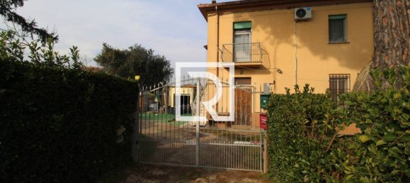2 bedrooms Apartment in Ravenna, Italy No. 171190 2