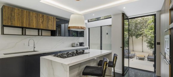 4 bedrooms House in London, United Kingdom No. 13182 4