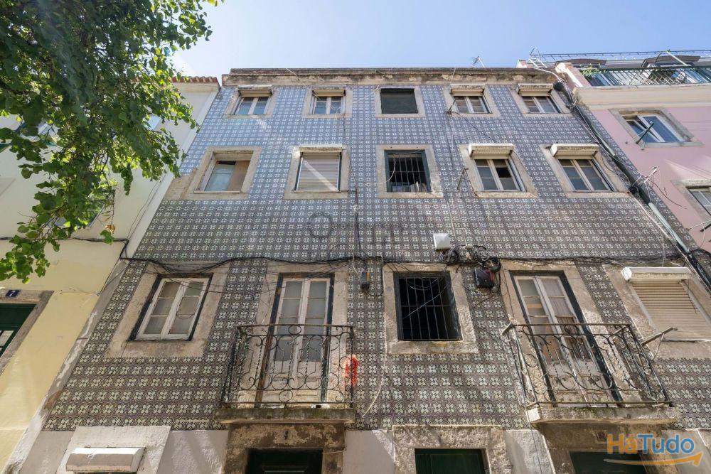 327m² Building in Lisbon, Portugal No. 336610