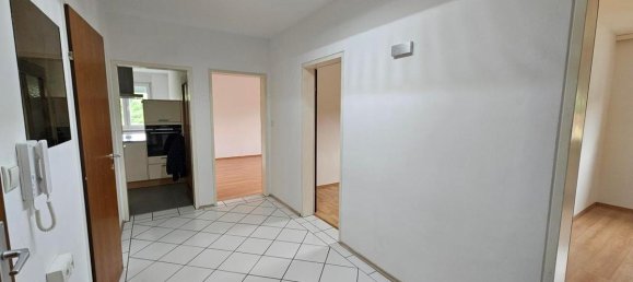 3-salle Appartement à St. Polten, Austria No. 156813 4