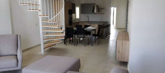 2 bedrooms Penthouse in Paola, Malta No. 9406 8