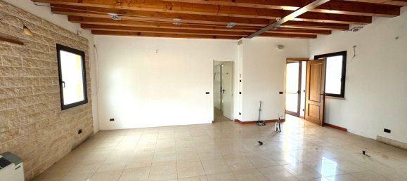 3 bedrooms Apartment in Concordia Sagittaria, Italy No. 331562 8