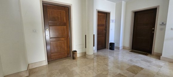  مكتب في Lecce, Italy 77متر مربع رقم 324070 4